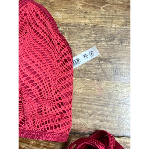 Berlook Burgundy‎ Crochet Halter Triangle Top and Tie Bottom NWT size XL - Picture 6 of 7